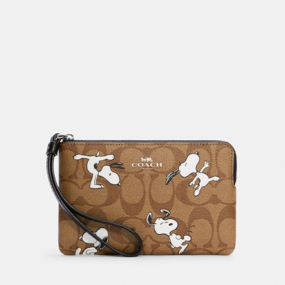 Coach x Peanuts Snoopy Wristlet